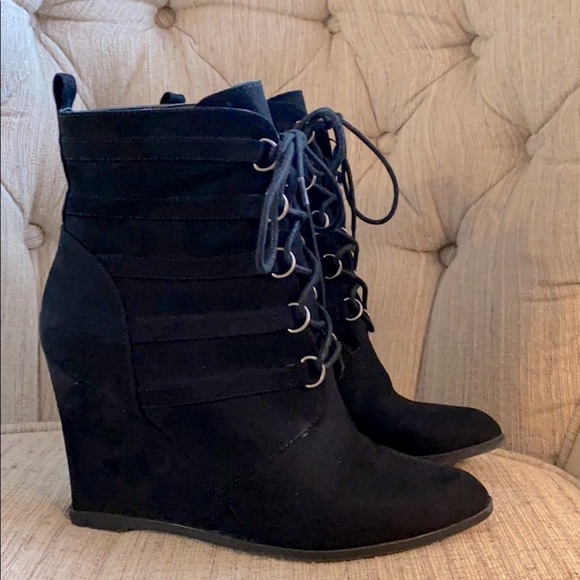 Vintage Charles Jourdan 4” wedges - Picture 2 of 10